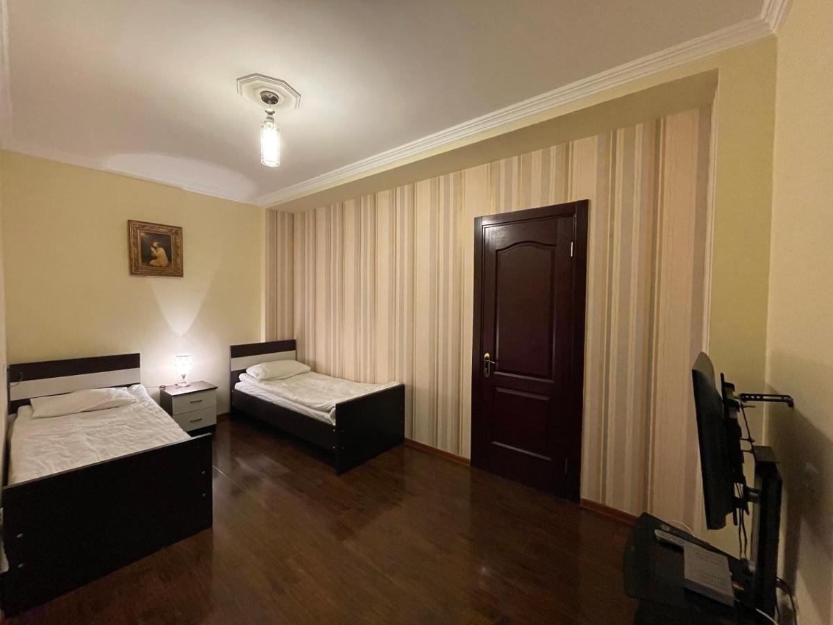 Imperator 1 Hotel Kutaisi Exterior photo