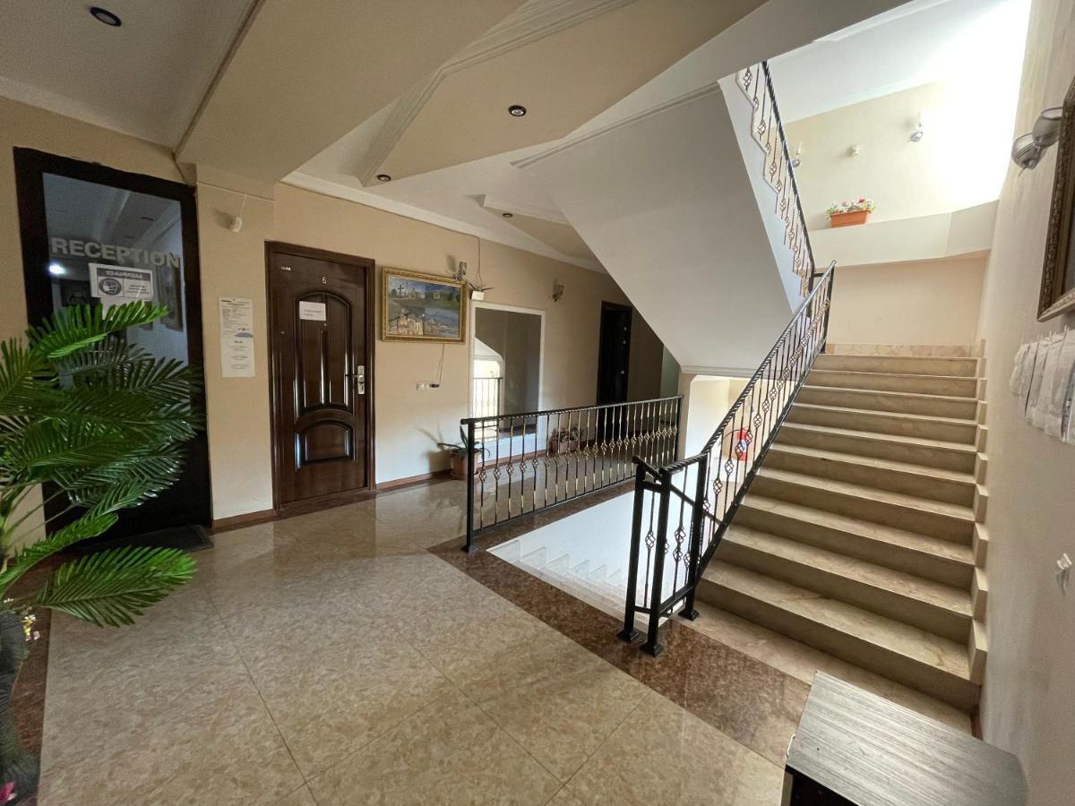 Imperator 1 Hotel Kutaisi Exterior photo